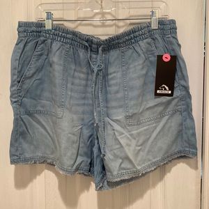 Elastic & drawstring waist lightweight shorts